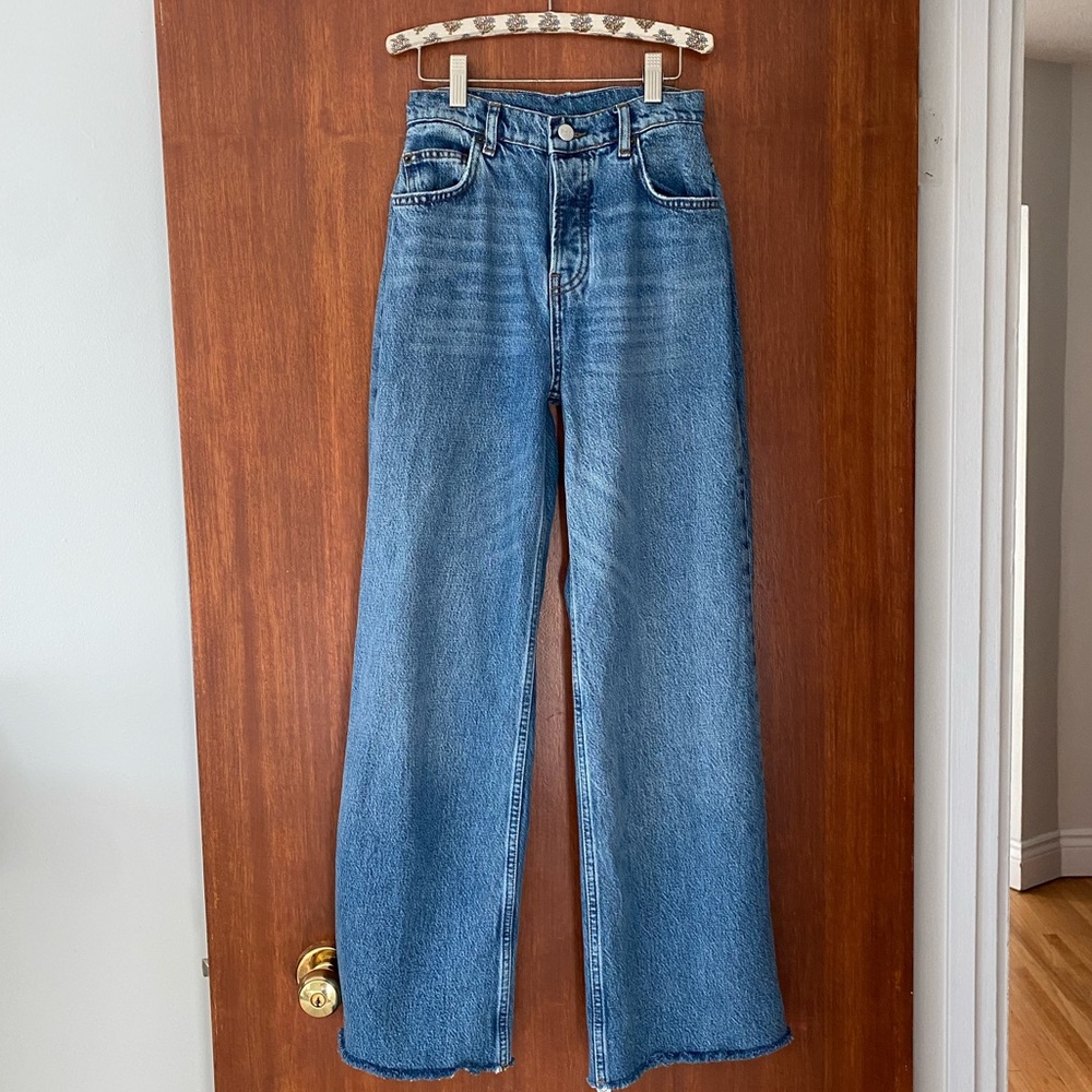 Reformation | Carolina High Rise Straight Leg Jeans | Sydney Wash